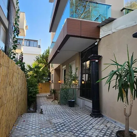 Apartment Dreams *